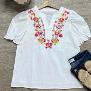 🆕🌸Floral Embroidered 100% Cotton Top